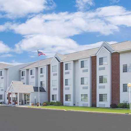 Microtel Inn & Suites By Wyndham Fond Du Lac Exterior foto
