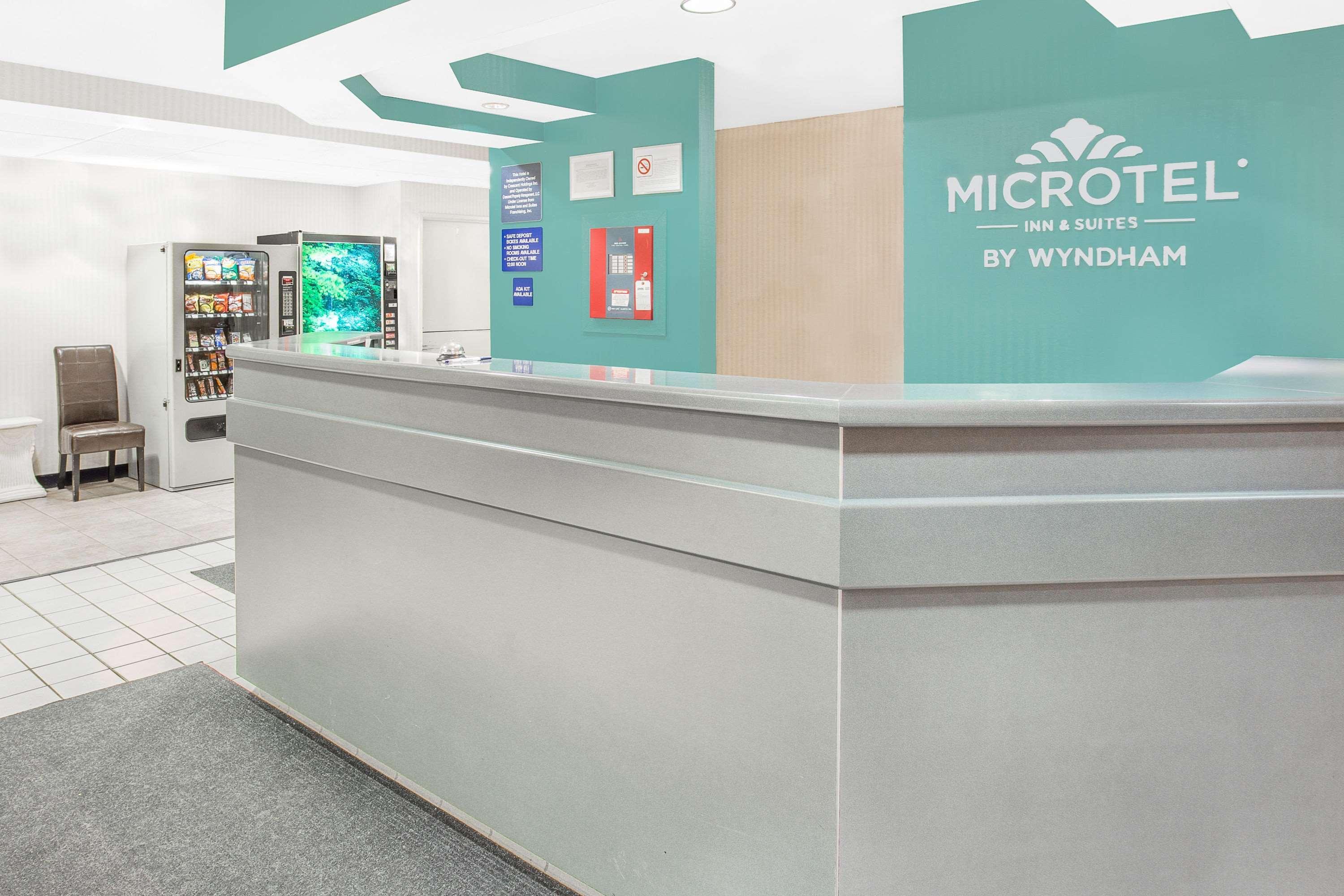 Microtel Inn & Suites By Wyndham Fond Du Lac Exterior foto