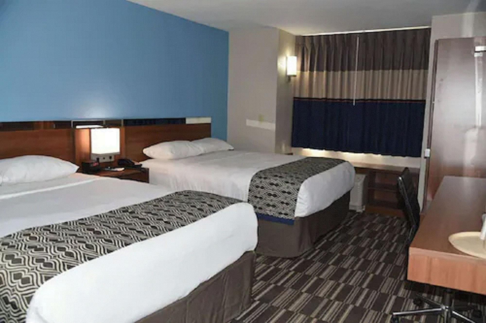 Microtel Inn & Suites By Wyndham Fond Du Lac Exterior foto